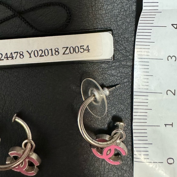 【CHANEL】Pendant CC Earrings - Picture 5 of 8